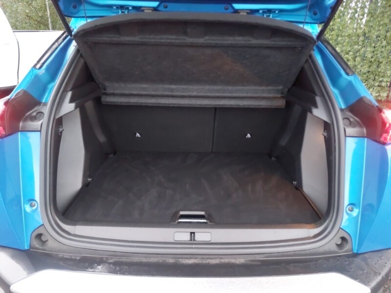 Used Peugeot 2008 2023 for sale - 77518850: Photo 8