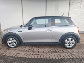Used MINI Hatch 2023 for sale - 77066157: Photo