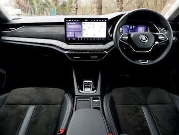 Used Skoda Octavia 2024 for sale - 77702461: Photo