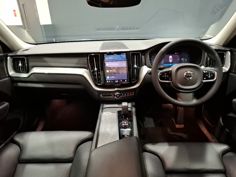 Used Volvo XC60 2023 for sale - 76987493: Photo 2