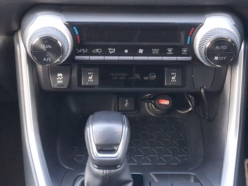 Used Toyota RAV4 2021 for sale - 76915839: Photo 11