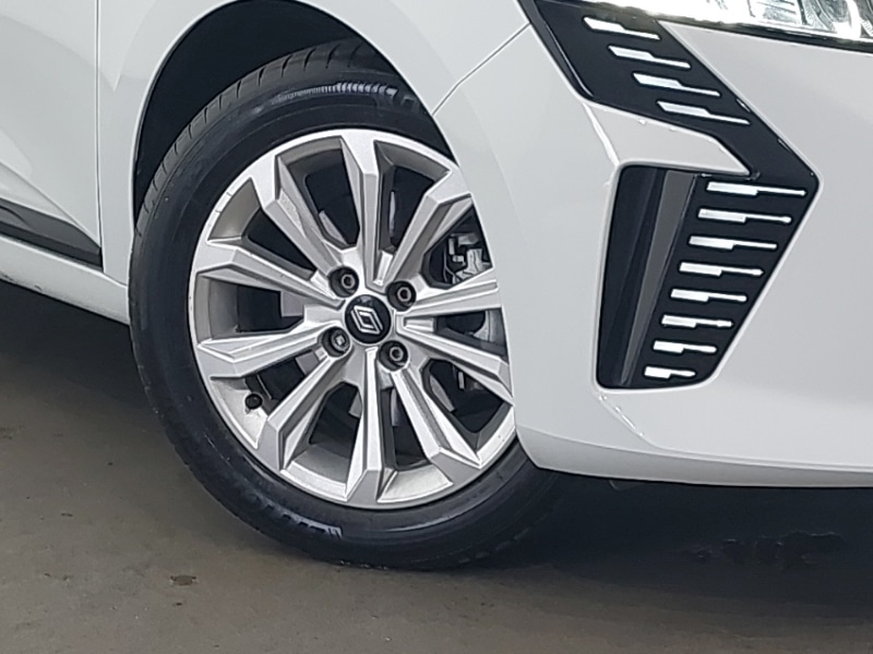 Used Renault Clio 2024 for sale - 76492628: Photo 9