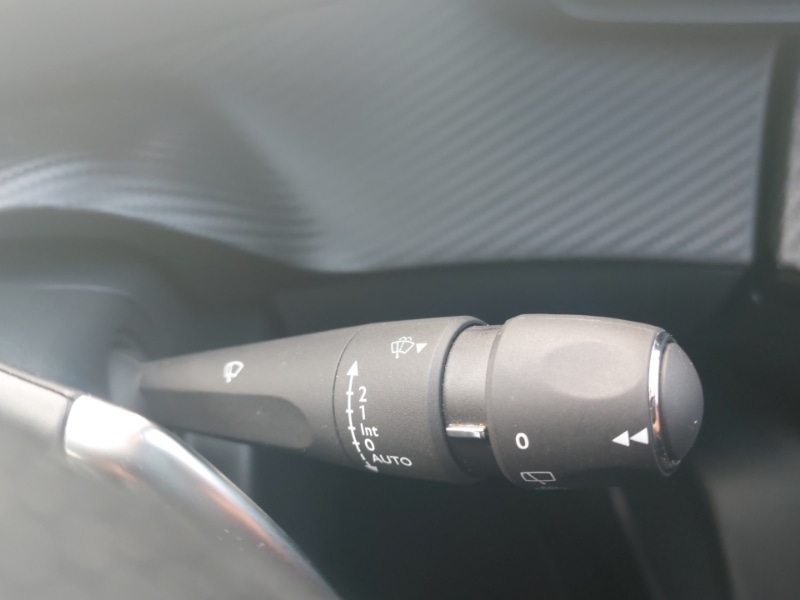 Used Peugeot 2008 2024 for sale - 76404100: Photo 12