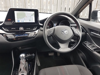 Used Toyota C-HR 2023 for sale - 77969457: Photo