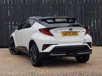 Used Toyota C-HR 2023 for sale - 77969457: Photo