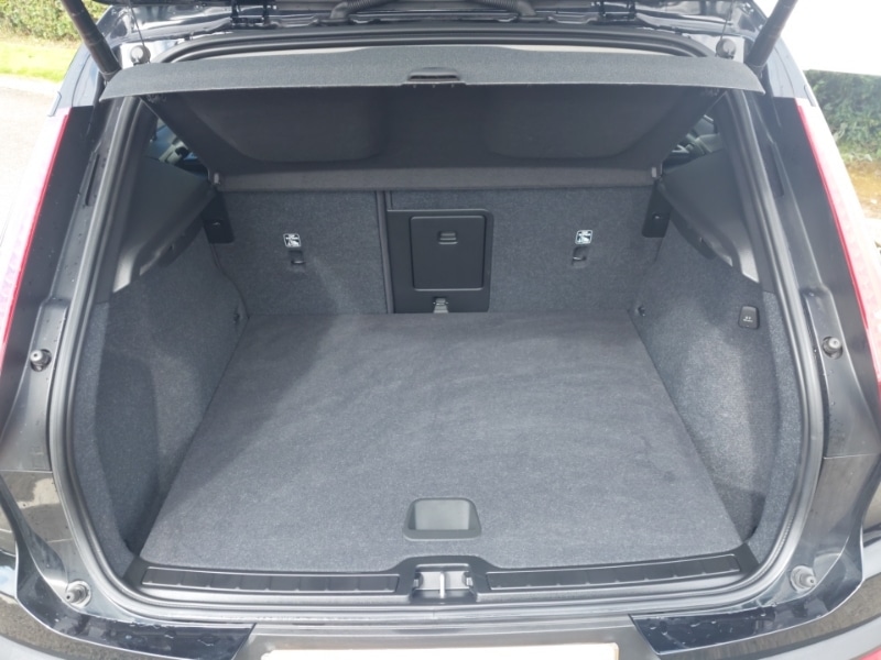 Used Volvo XC40 2023 for sale - 77142340: Photo 8