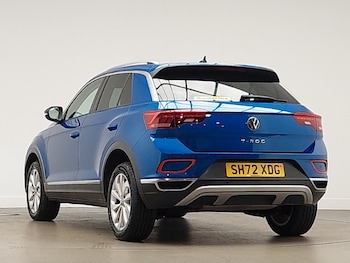 Used Volkswagen T-Roc 2023 for sale - 75640243: Photo