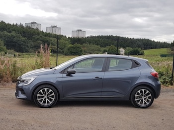 Used Renault Clio 2023 for sale - 75633451: Photo