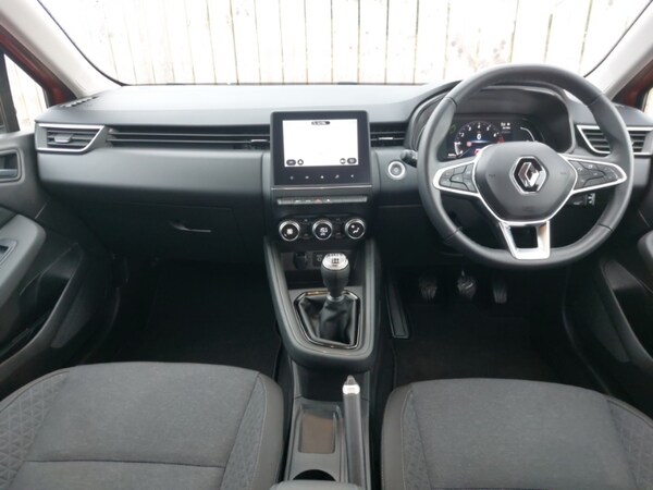 Used Renault Clio 2023 for sale - 76335503: Photo 2