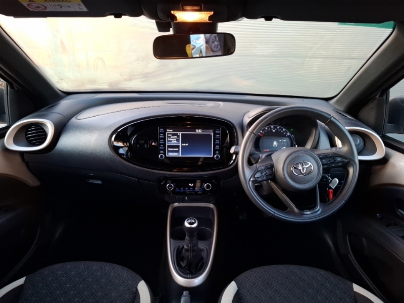 Used Toyota Aygo X 2022 for sale - 77536855: Photo 2