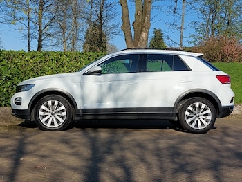 Used Volkswagen T-Roc 2021 for sale - 77823279: Photo