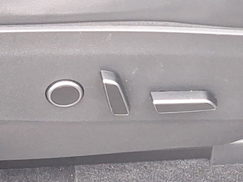 Used Tesla Model Y 2022 for sale - 76365829: Photo 12