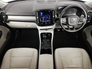 Used Volvo XC40 2020 for sale - 76145207: Photo 2