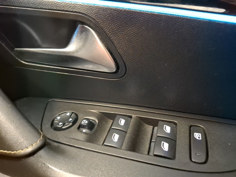 Used Peugeot 2008 2021 for sale - 77847856: Photo 12