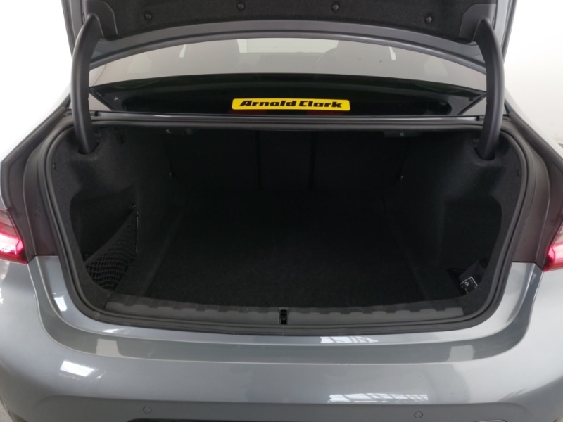 Used BMW 3 Series 2024 for sale - 77052344: Photo 8