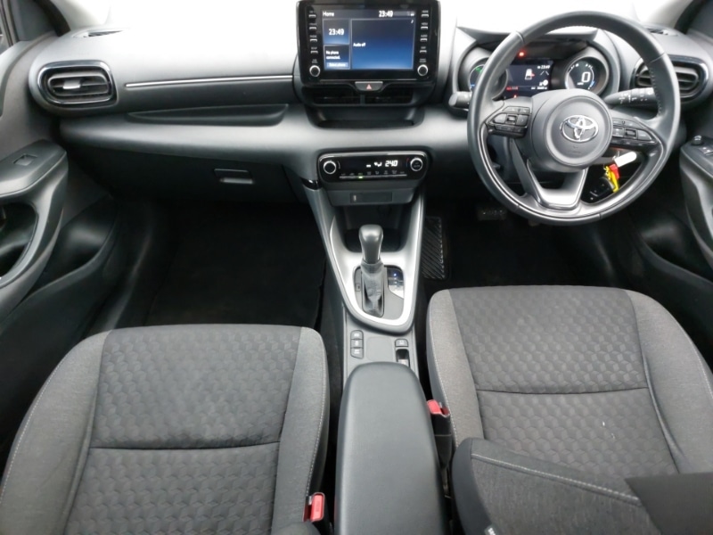 Used Toyota Yaris 2023 for sale - 77954881: Photo 2
