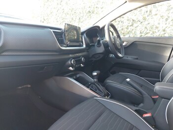 Used Kia Stonic 2025 for sale - 77046783: Photo