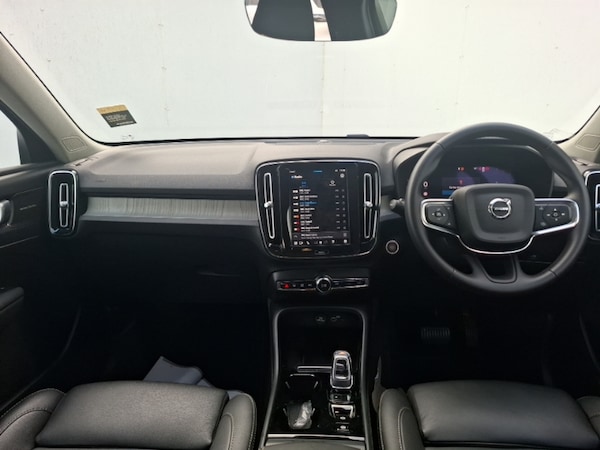 Used Volvo XC40 2024 for sale - 76233178: Photo 2