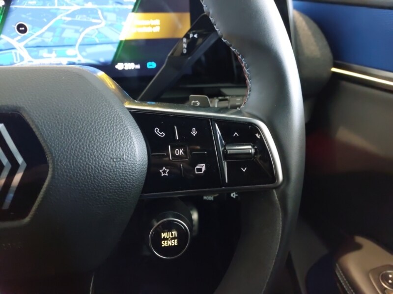 Used Renault Scenic E-Tech 2024 for sale - 76589472: Photo 11