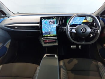 Used Renault Scenic E-Tech 2024 for sale - 76589472: Photo
