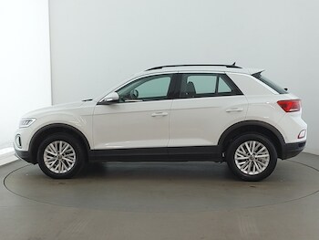 Used Volkswagen T-Roc 2023 for sale - 77371658: Photo
