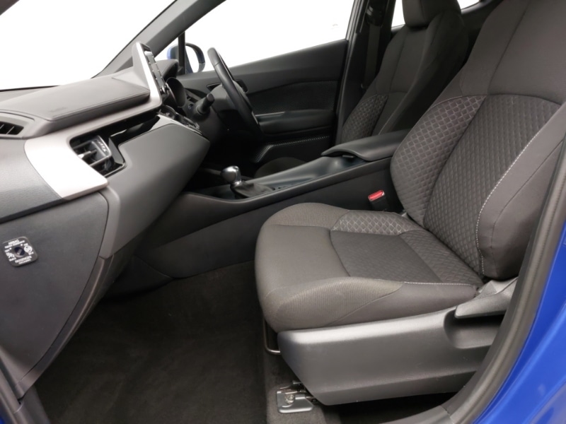 Used Toyota C-HR 2022 for sale - 77762180: Photo 5