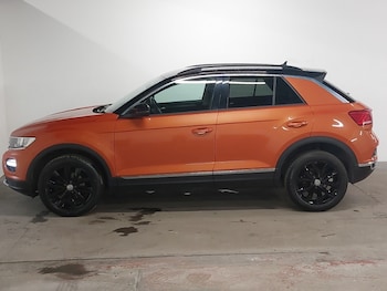 Used Volkswagen T-Roc 2020 for sale - 76925383: Photo