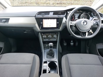 Used Volkswagen Touran 2020 for sale - 77912615: Photo