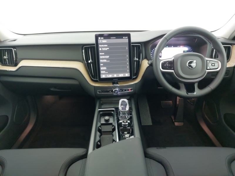 Used Volvo XC60 2025 for sale - 77169516: Photo 2