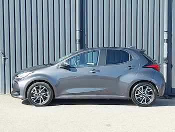 Used Toyota Yaris 2024 for sale - 77986693: Photo