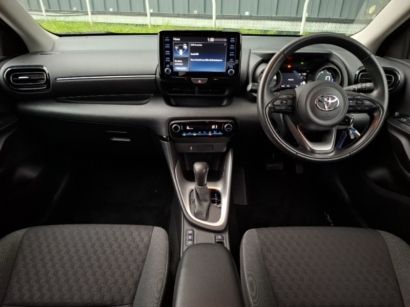 Used Toyota Yaris 2022 for sale - 76770925: Photo 2