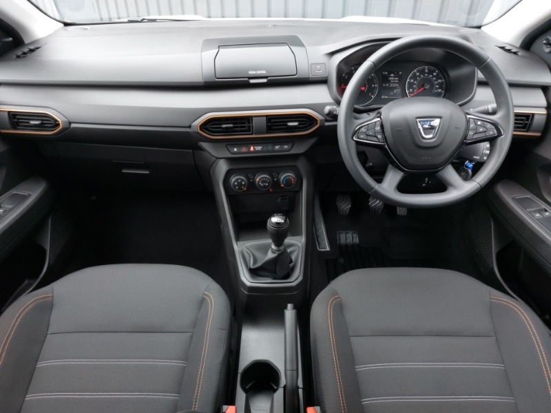 Used Dacia Sandero Stepway 2022 for sale - 76687978: Photo 2