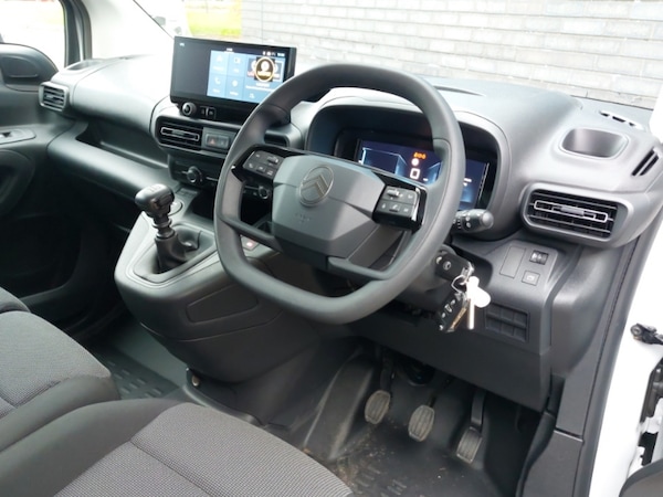 Used Citroen Berlingo 2024 for sale - 76288981: Photo 2