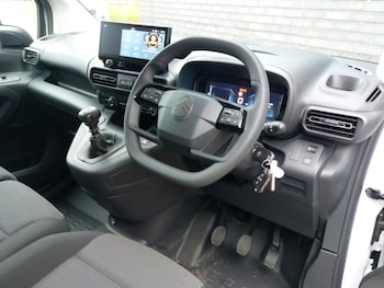 Used Citroen Berlingo 2024 for sale - 76288981: Photo 2