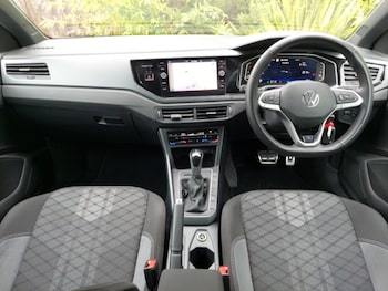 Used Volkswagen Polo 2024 for sale - 76150294: Photo 2