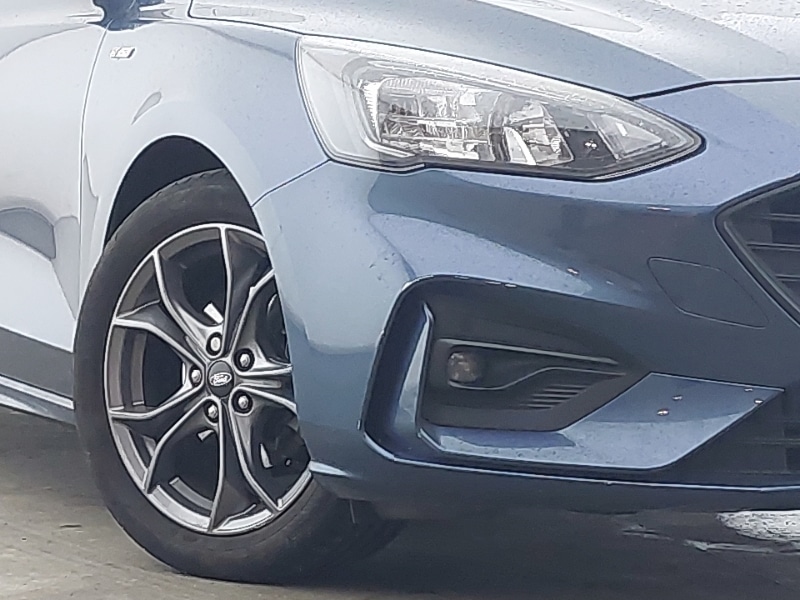 Used Ford Focus 2021 for sale - 76947948: Photo 9