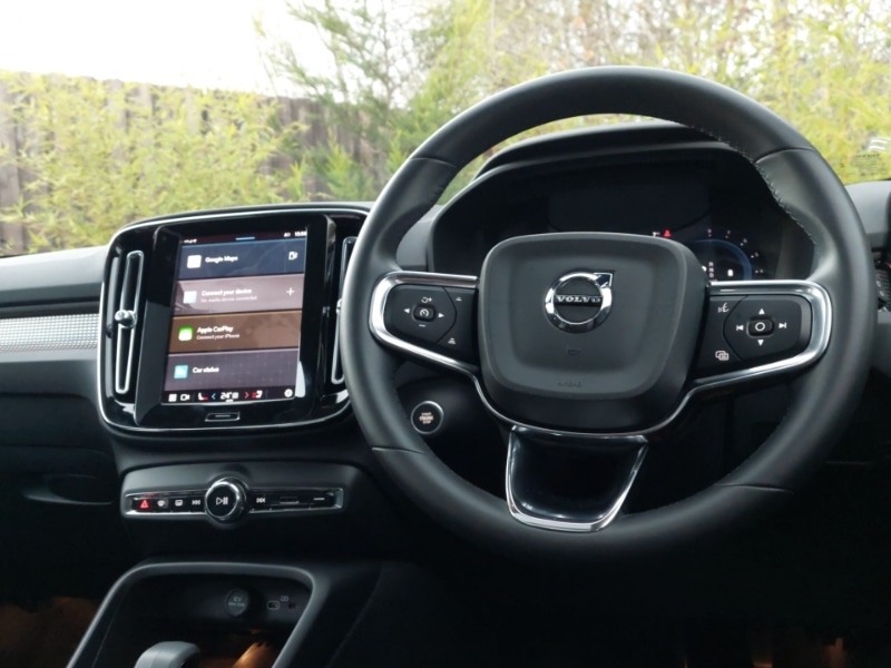 Used Volvo XC40 2024 for sale - 76771180: Photo 2