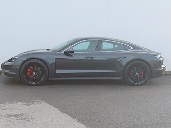 Used Porsche Taycan 2022 for sale - 77358268: Photo