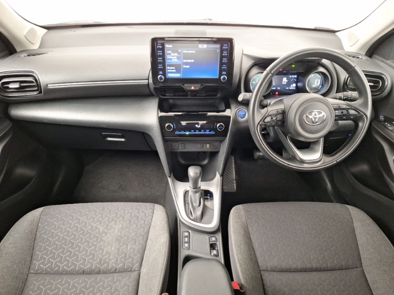 Used Toyota Yaris Cross 2023 for sale - 76849331: Photo 2