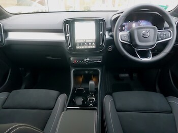 Used Volvo XC40 2025 for sale - 77752500: Photo