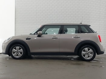 Used MINI Hatch 2022 for sale - 76855539: Photo