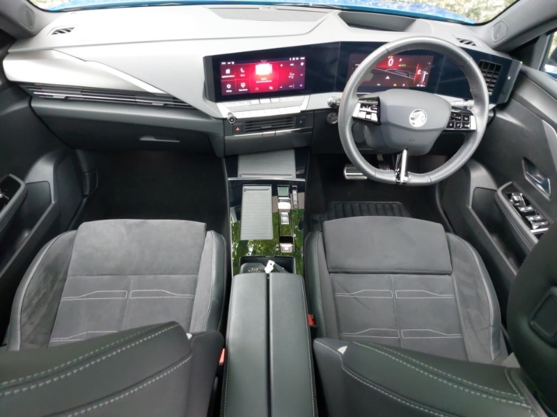 Used Vauxhall Astra 2023 for sale - 76195149: Photo 2