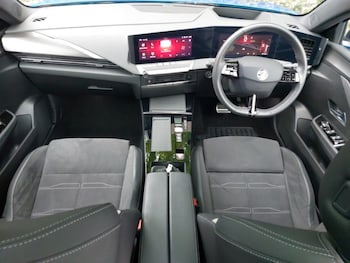 Used Vauxhall Astra 2023 for sale - 76195149: Photo 2