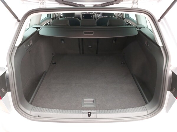 Used Volkswagen Golf 2020 for sale - 76254382: Photo 8