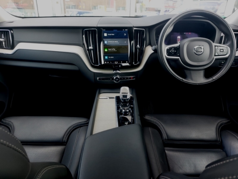 Used Volvo XC60 2022 for sale - 76920895: Photo 2