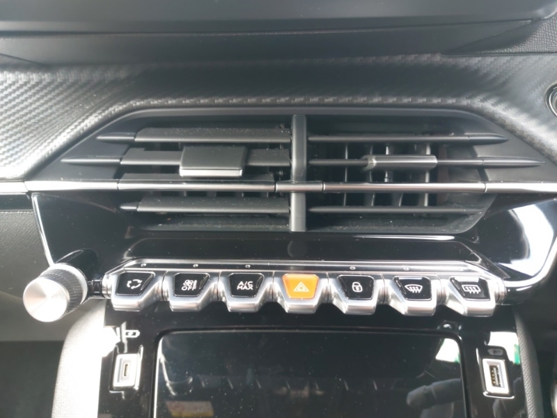 Used Peugeot 2008 2023 for sale - 76614632: Photo 10