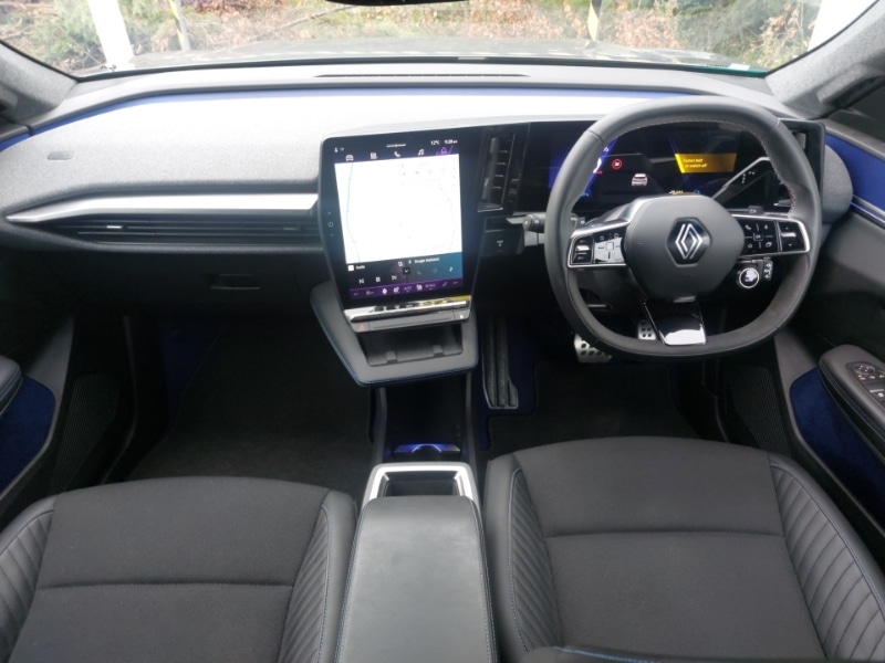 Used Renault Scenic E-Tech 2024 for sale - 76737679: Photo 2