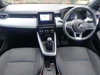 Used Renault Clio 2022 for sale - 75939204: Photo