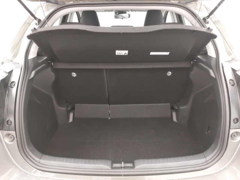 Used Toyota Yaris 2022 for sale - 76492661: Photo 8