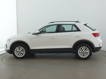 Used Volkswagen T-Roc 2023 for sale - 77797652: Photo